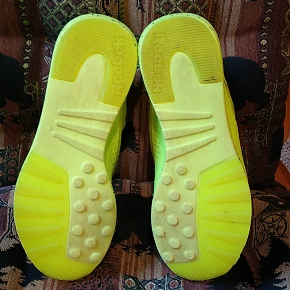 Reebok Zoku Runner Ultra Knit Is, BS56313 Solar Yellow Black White Men's Sz 9.5 - Picture 5 of 11